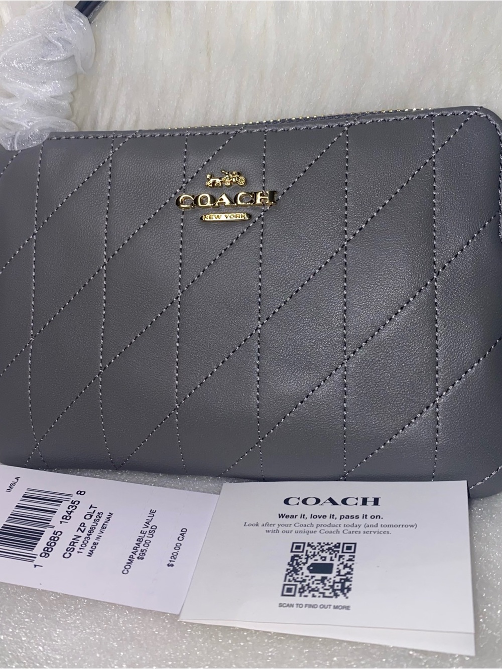 Coach Corner Zip Wristlet With Quilting
Slate color New with tags - Picture 9 of 10